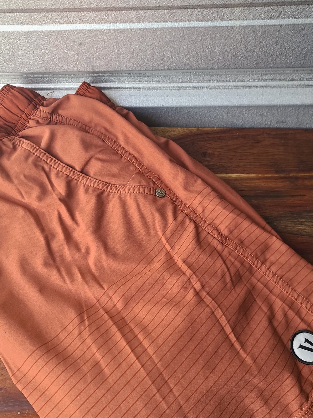 Vuori Men's Rust Orange Jogger-Style Shorts Mens 30
